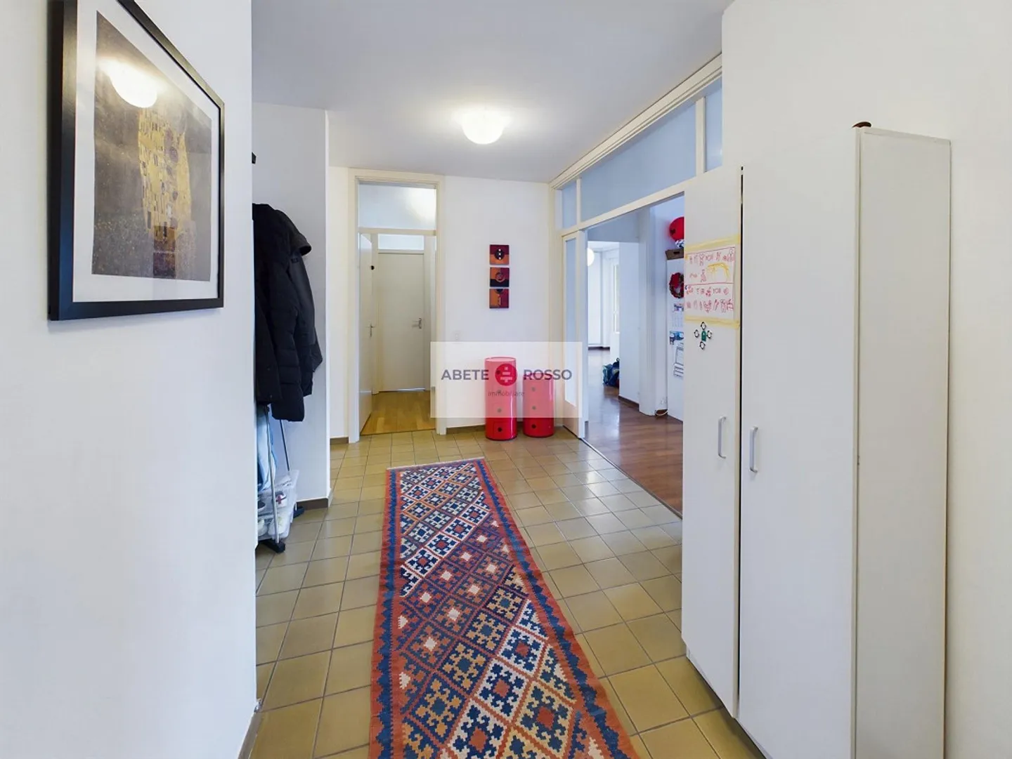 Charming Apartment with Lake View - Photo 10 of 18