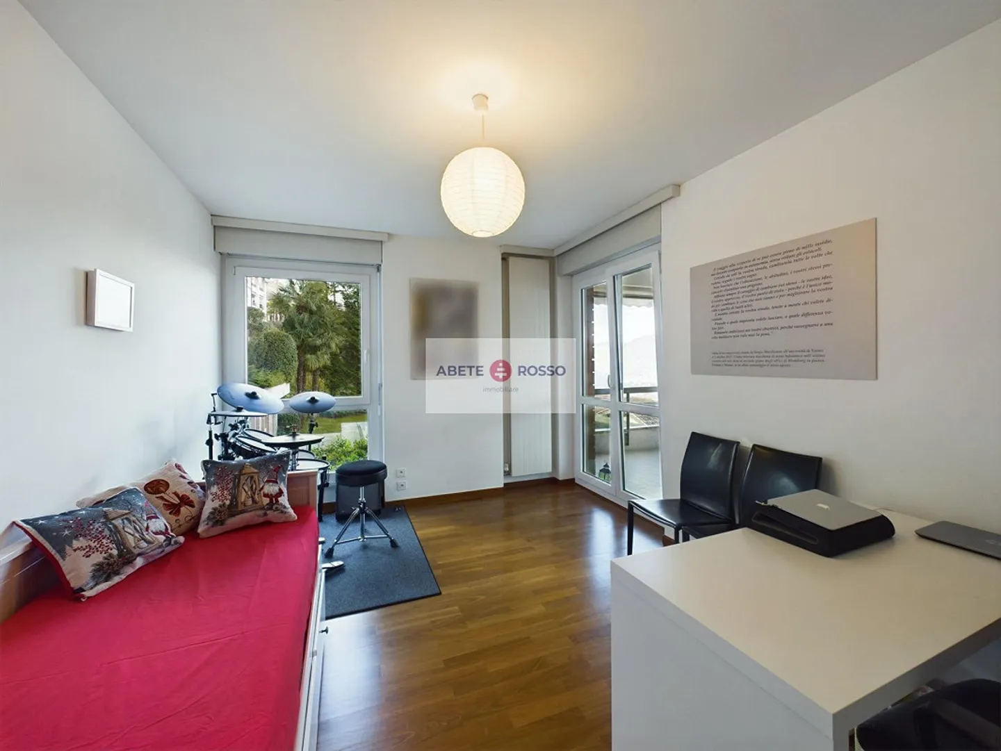 Charming Apartment with Lake View - Photo 11 of 18