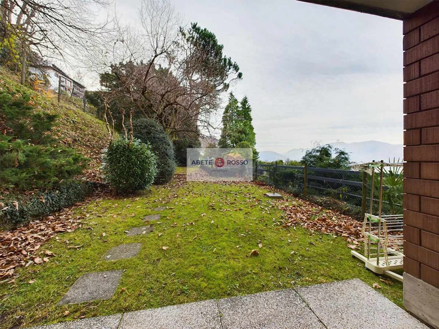 Charming Apartment with Lake View - Photo 17 of 18