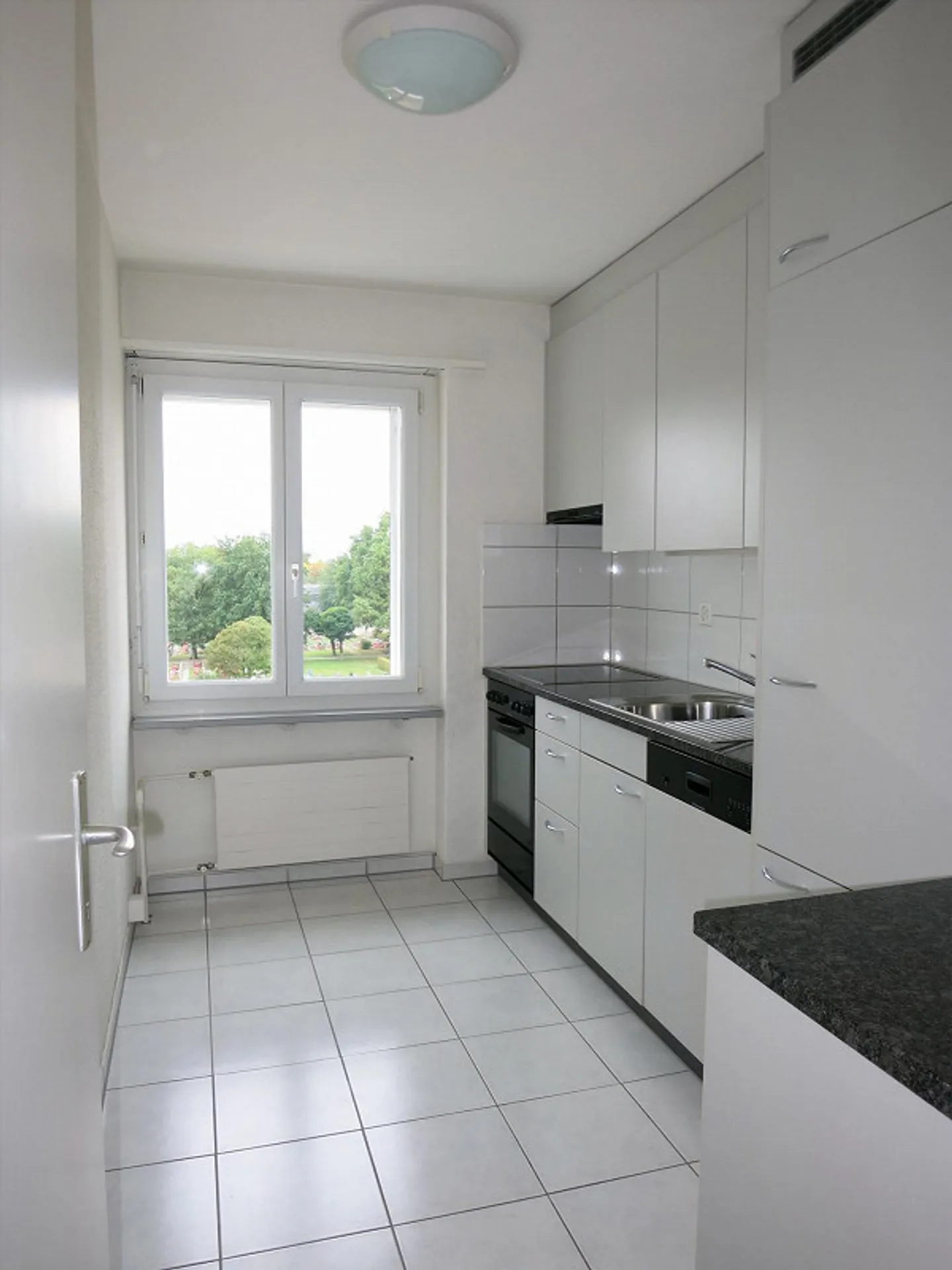 Nice living - Photo 3 of 7