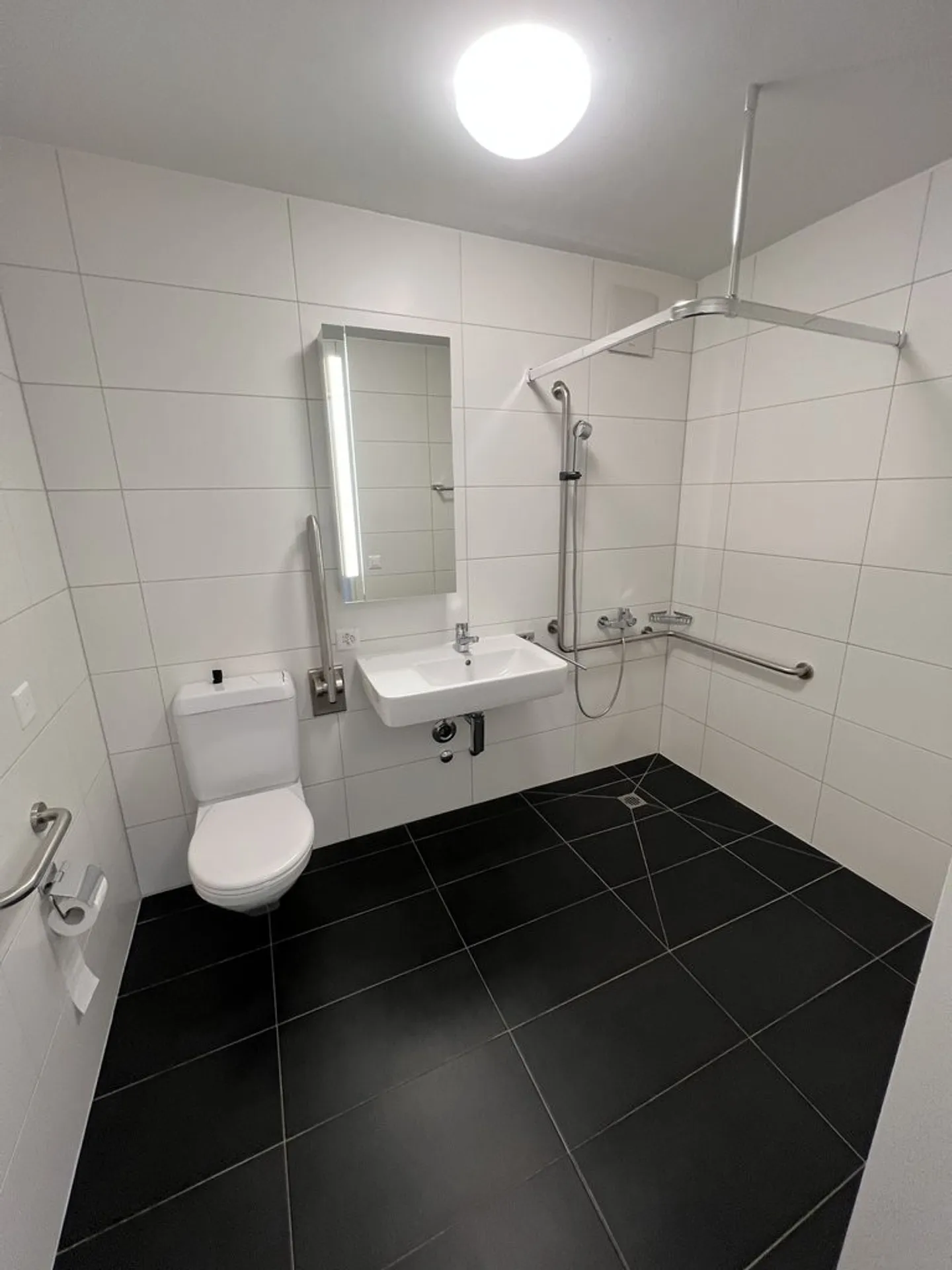 2 mesi di affitto gratuiti e un buono IKEA di 200 CHF per il tuo arredamento! - Foto 5 di 6