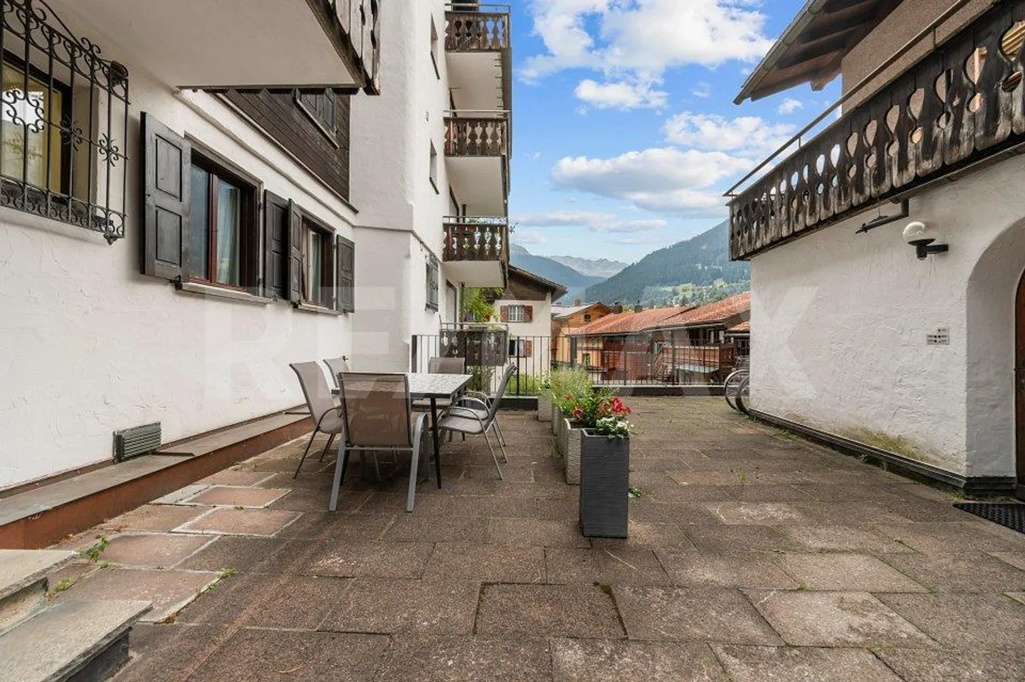 Appartamento segreto di 4½ stanze nel centro di Klosters - Foto 2 di 13