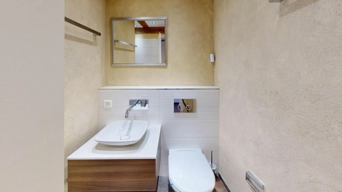 Appartamento affascinante con giardino privato e basse spese accessorie - Foto 15 di 23