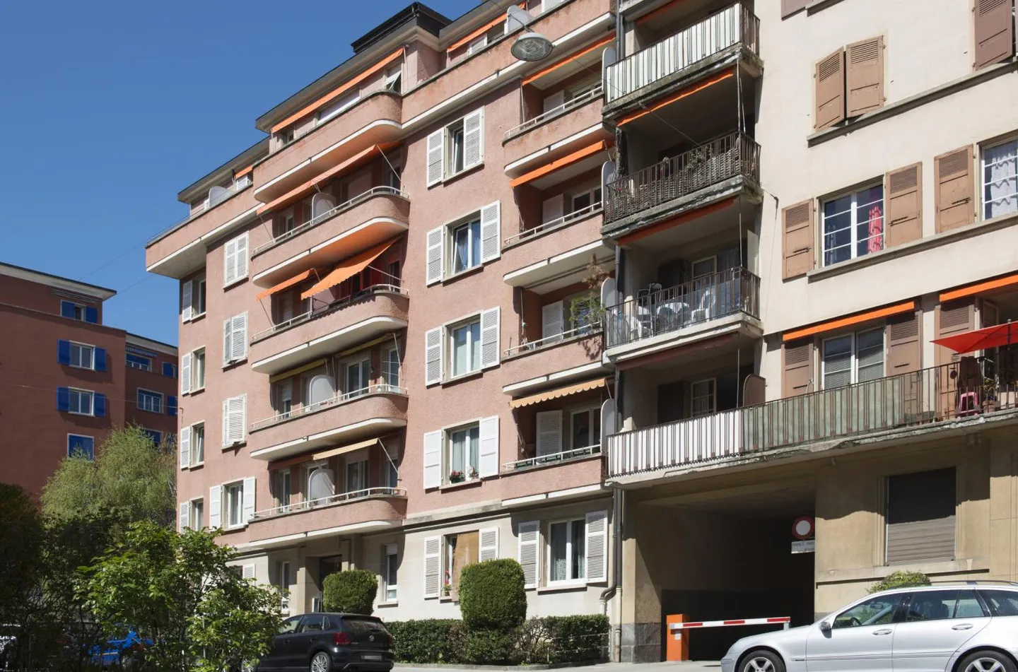 Place de Parking Extérieur à Sécheron - Photo 1 sur 4