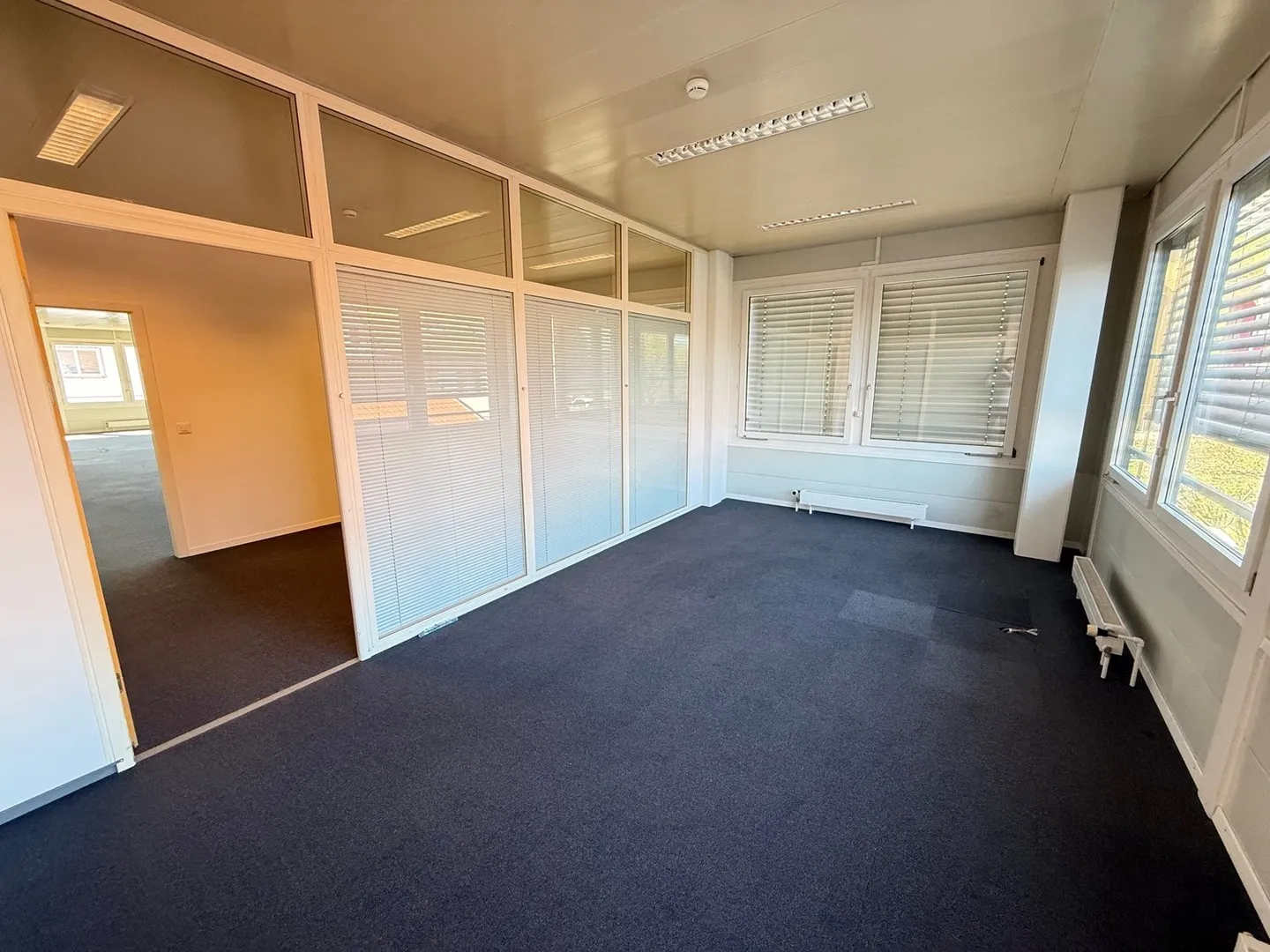 Office/Commercial Spaces of about 318m2 on the 1st Floor near... - Photo 7 of 10