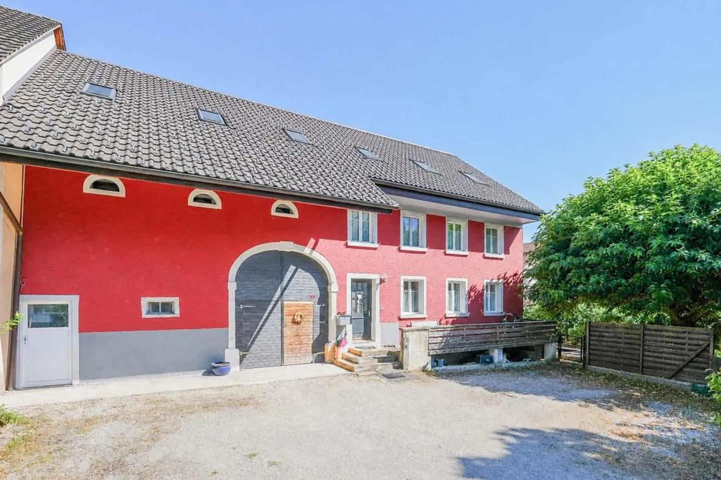 4.5 Room Maisonette Apartment with Huge Multi-Purpose Room - Photo 1 of 13
