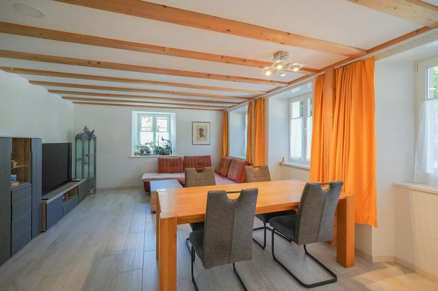4.5 Room Maisonette Apartment with Huge Multi-Purpose Room - Photo 5 of 13