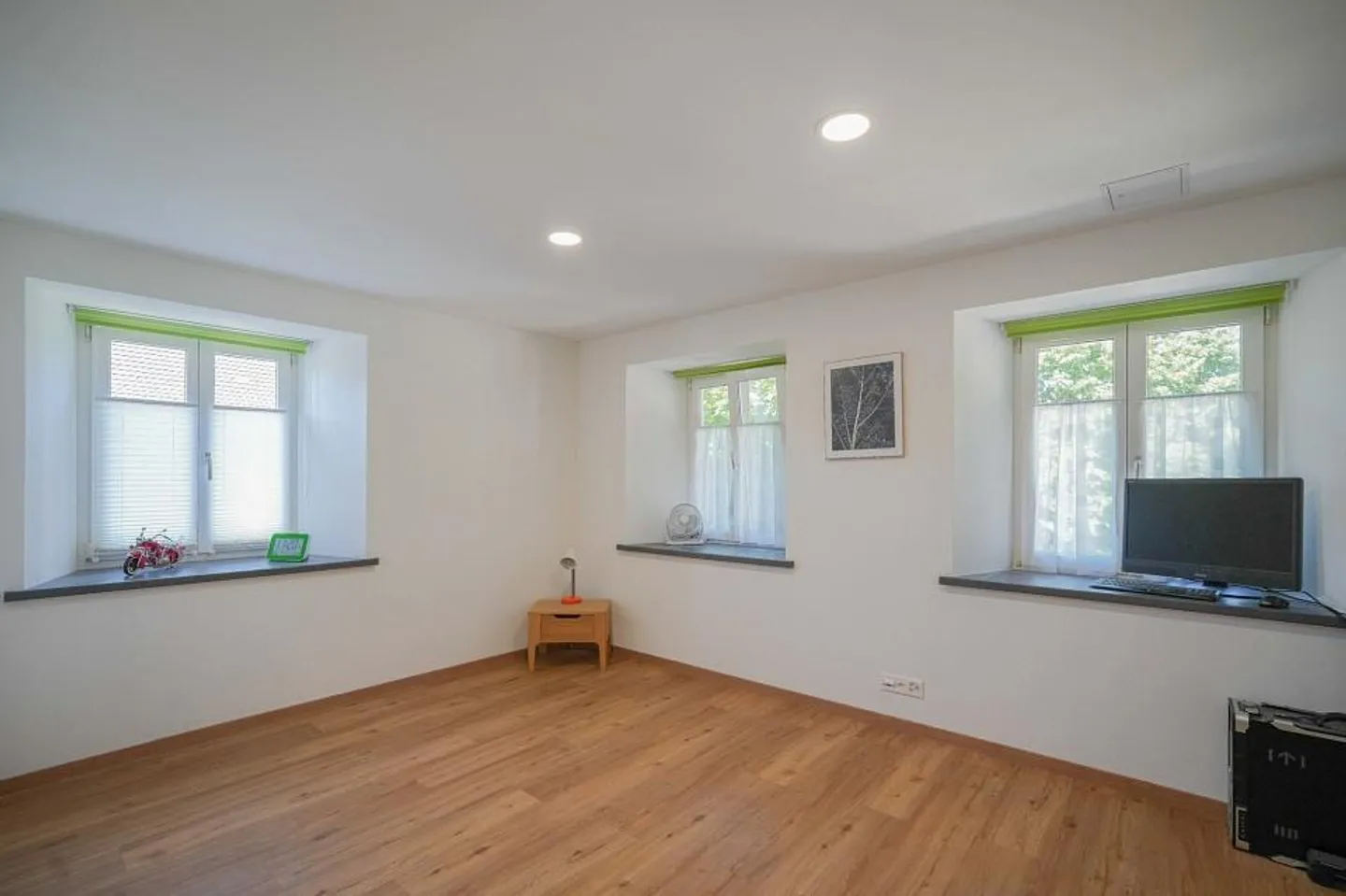 4.5 Room Maisonette Apartment with Huge Multi-Purpose Room - Photo 8 of 13
