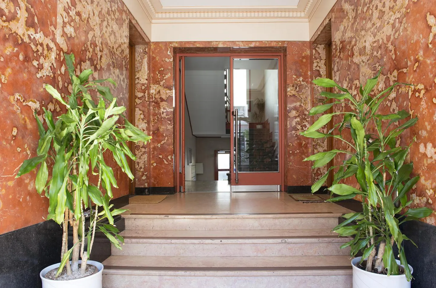 Place de Parking Extérieur à Sécheron - Photo 3 sur 4