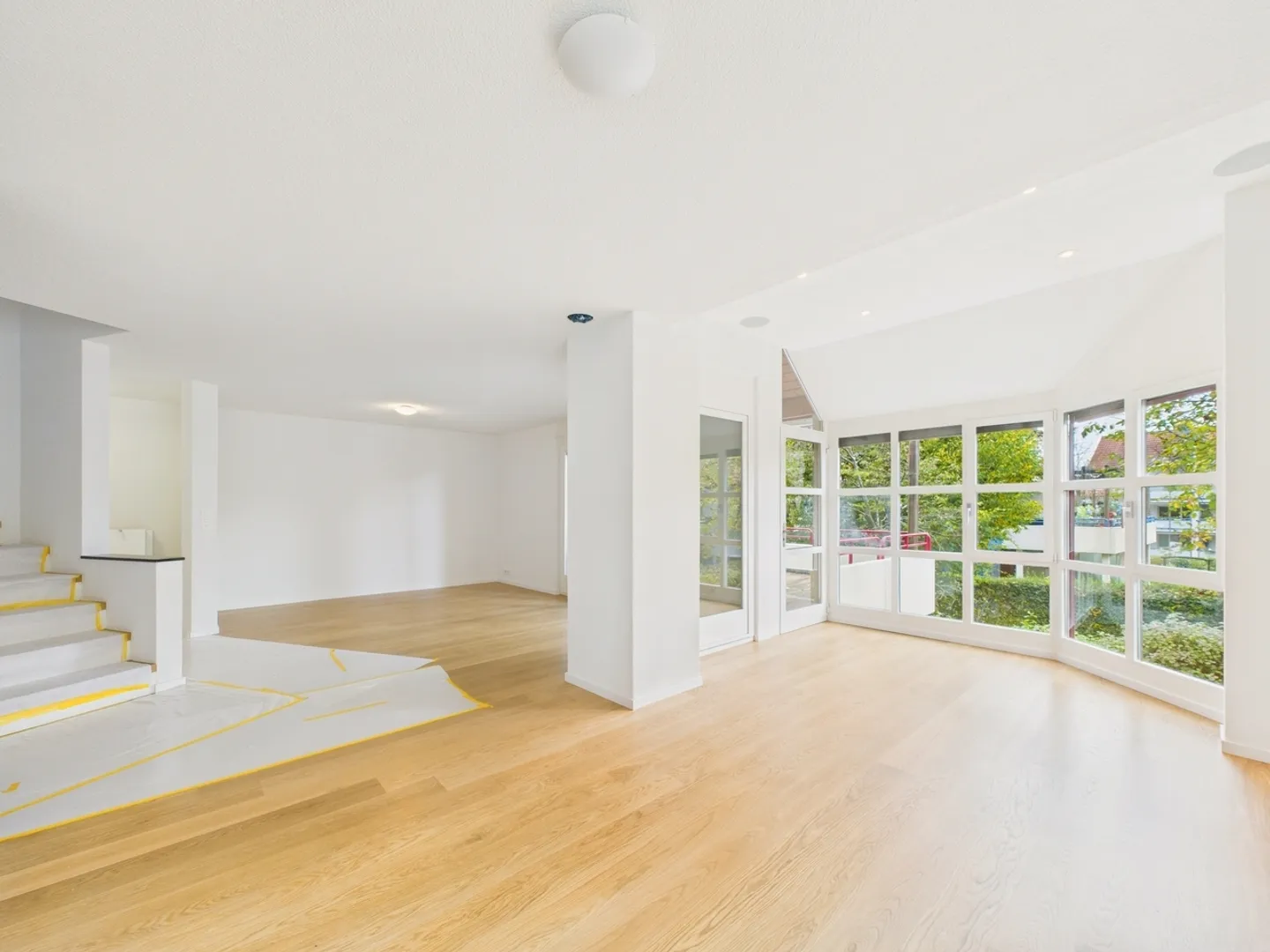 Appartement triplex-maisonette de 6,5 pièces fraîchement rénové à Wallisellen... - Photo 1 sur 9