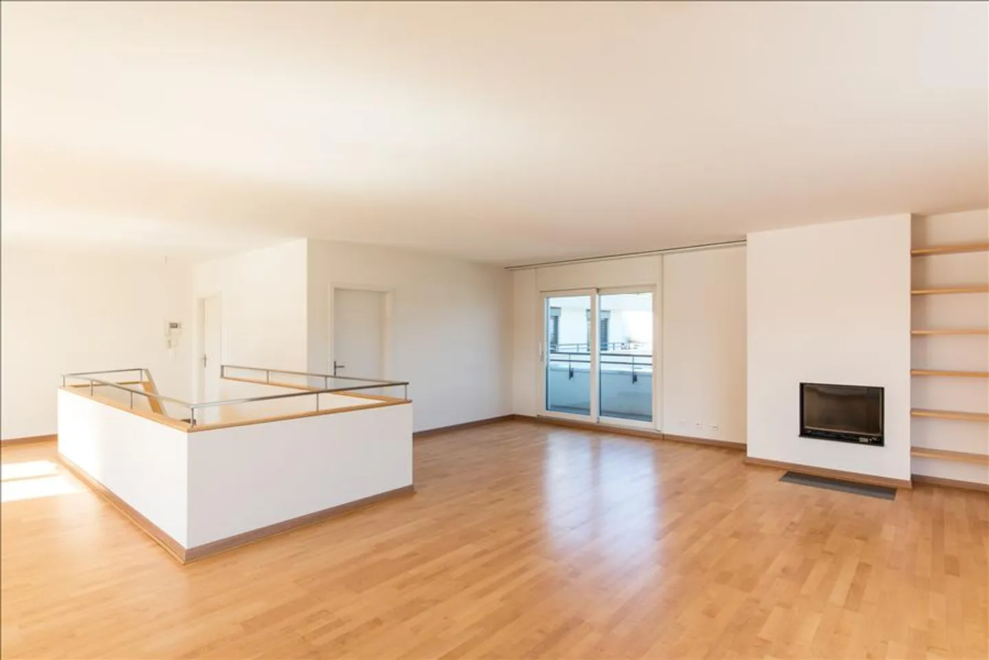 Magnifique duplex penthouse avec vue sur le lac et grandes terrasses - Photo 1 sur 12