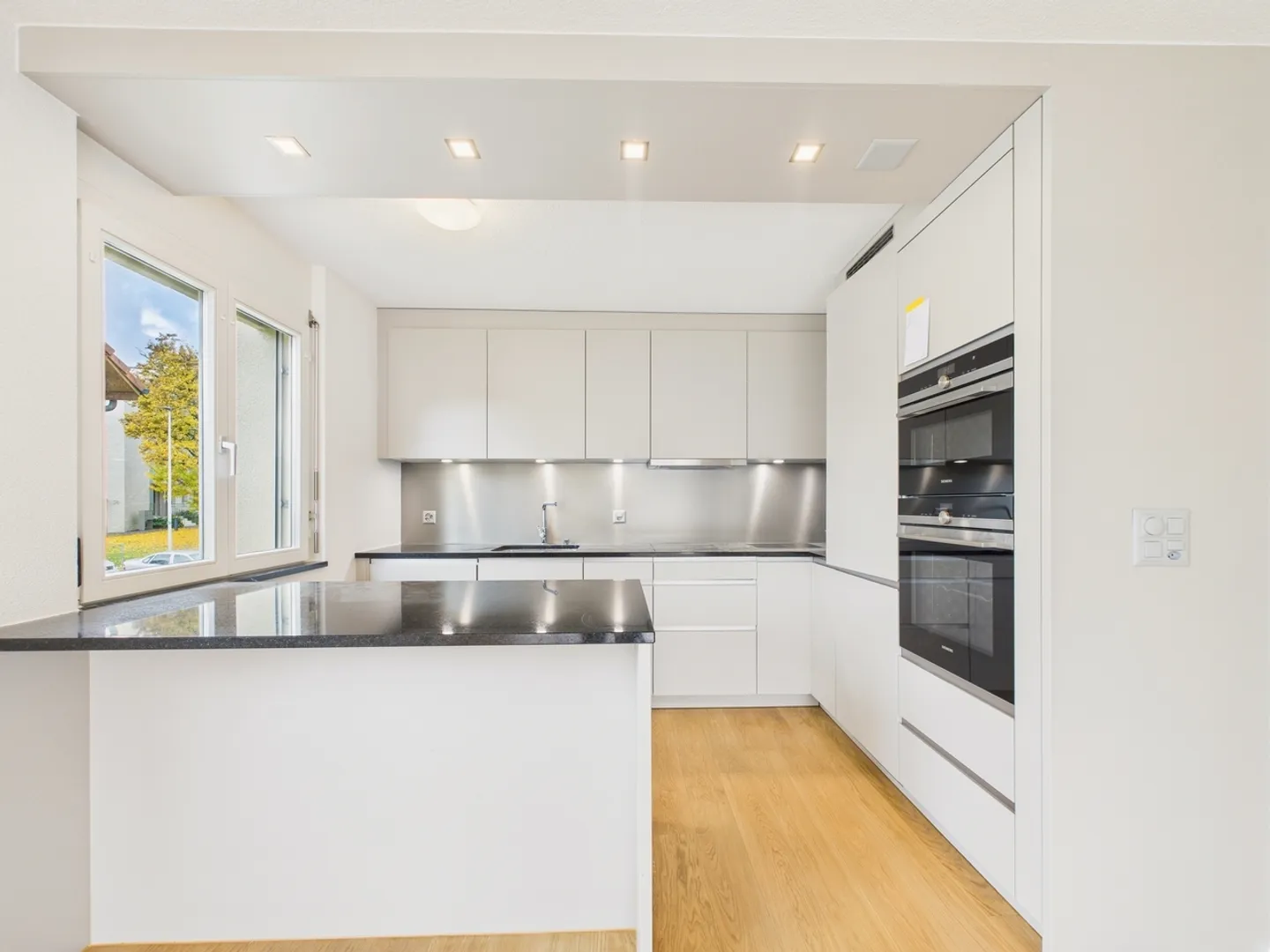 Appartement triplex-maisonette de 6,5 pièces fraîchement rénové à Wallisellen... - Photo 4 sur 9