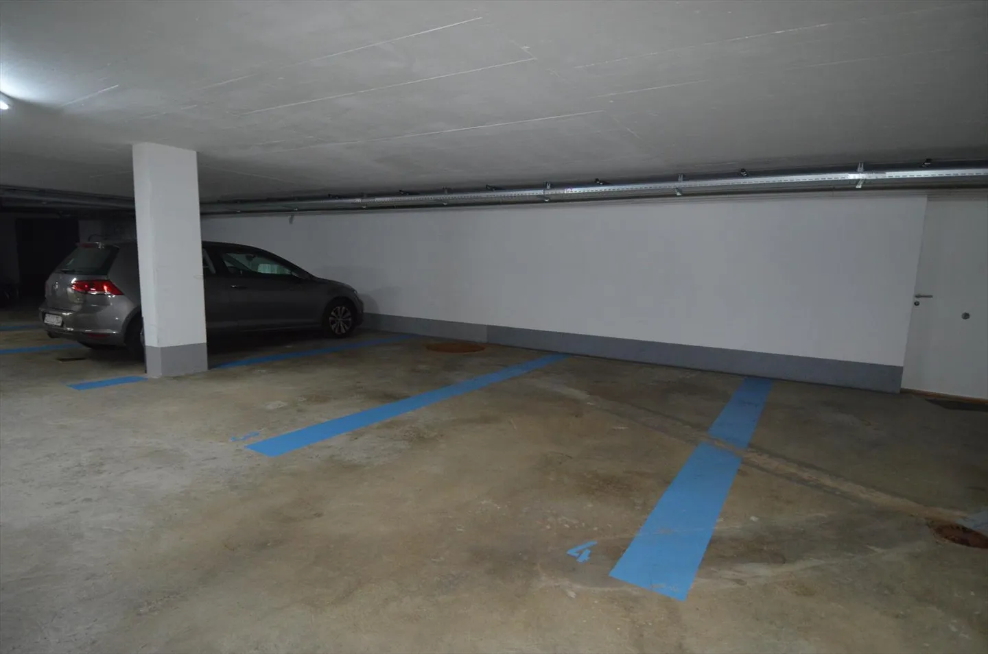 Unterirdischer Parkplatz - Foto 1 von 4