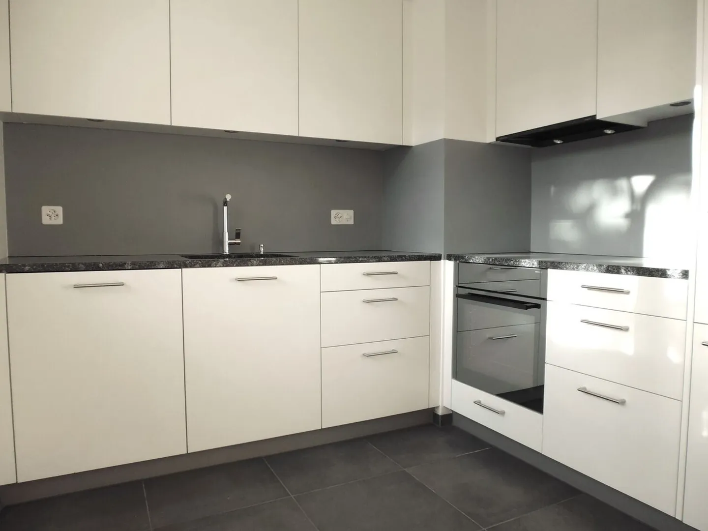 Apartment for rent - Photo 3 of 12