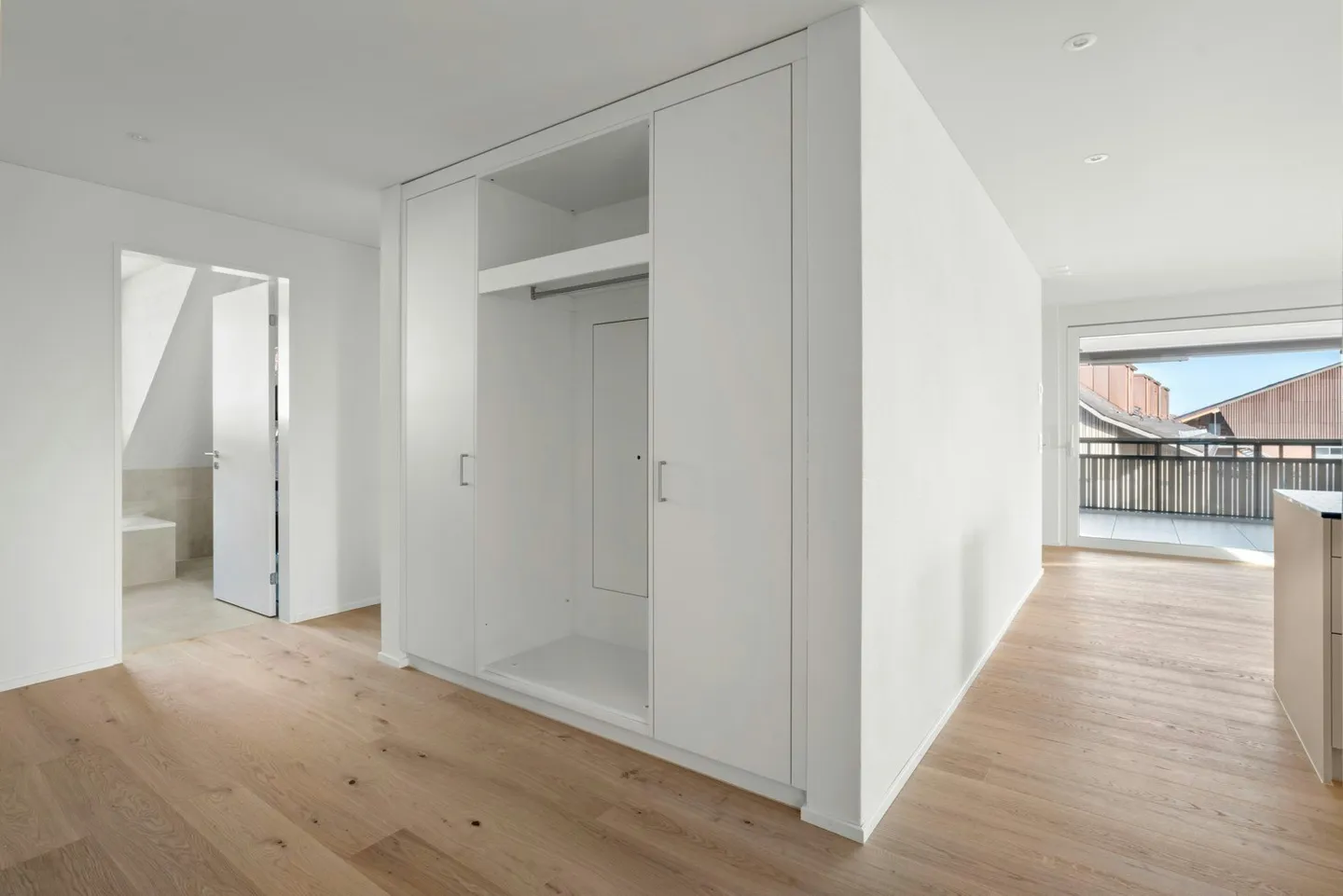 First occupancy: Attic apartment with 195m2 - Compare the m2 price with other properties! - Photo 8 of 13