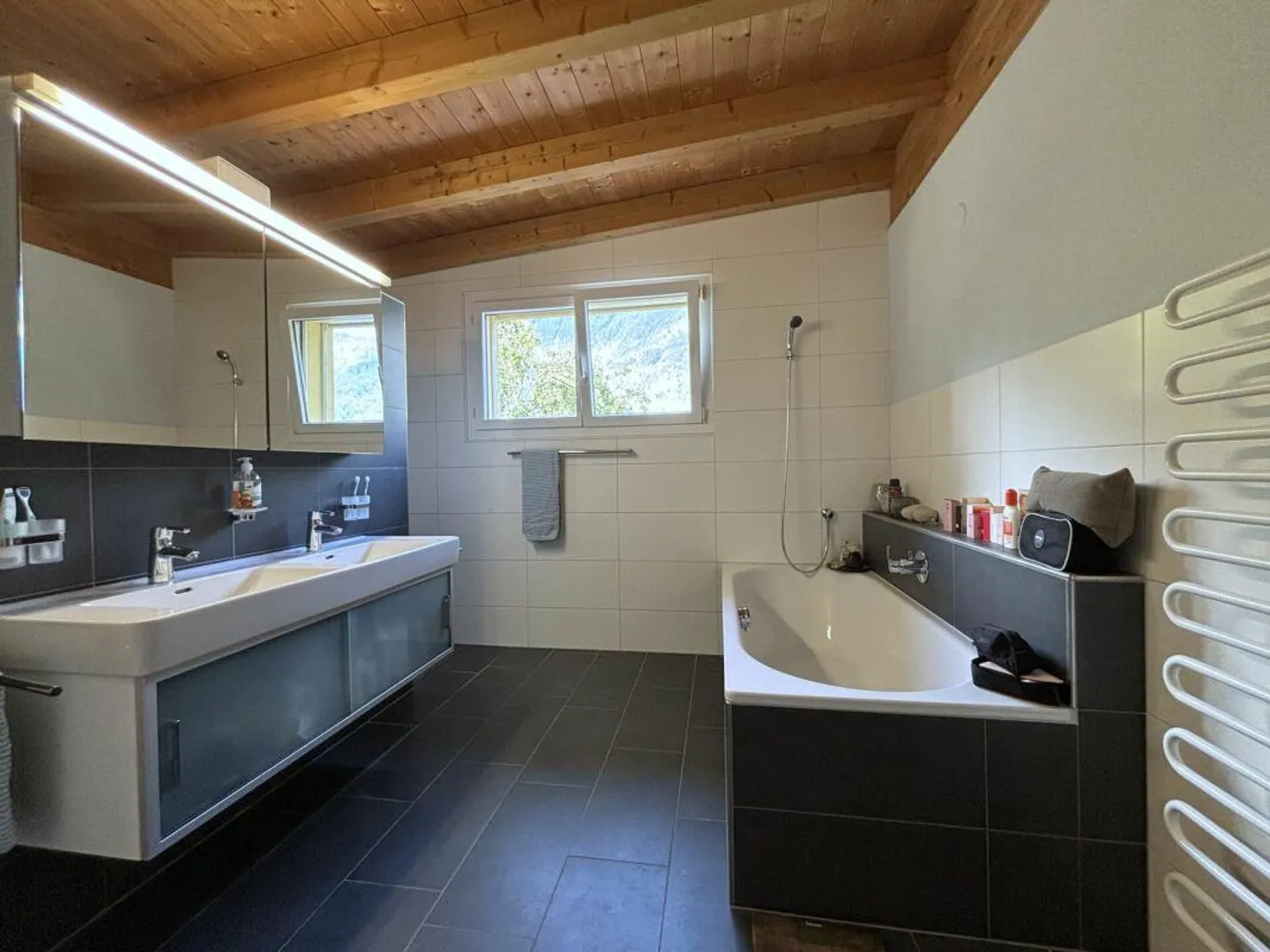 Charmantes Doppelhaus mit Gartenblick - Foto 18 von 30