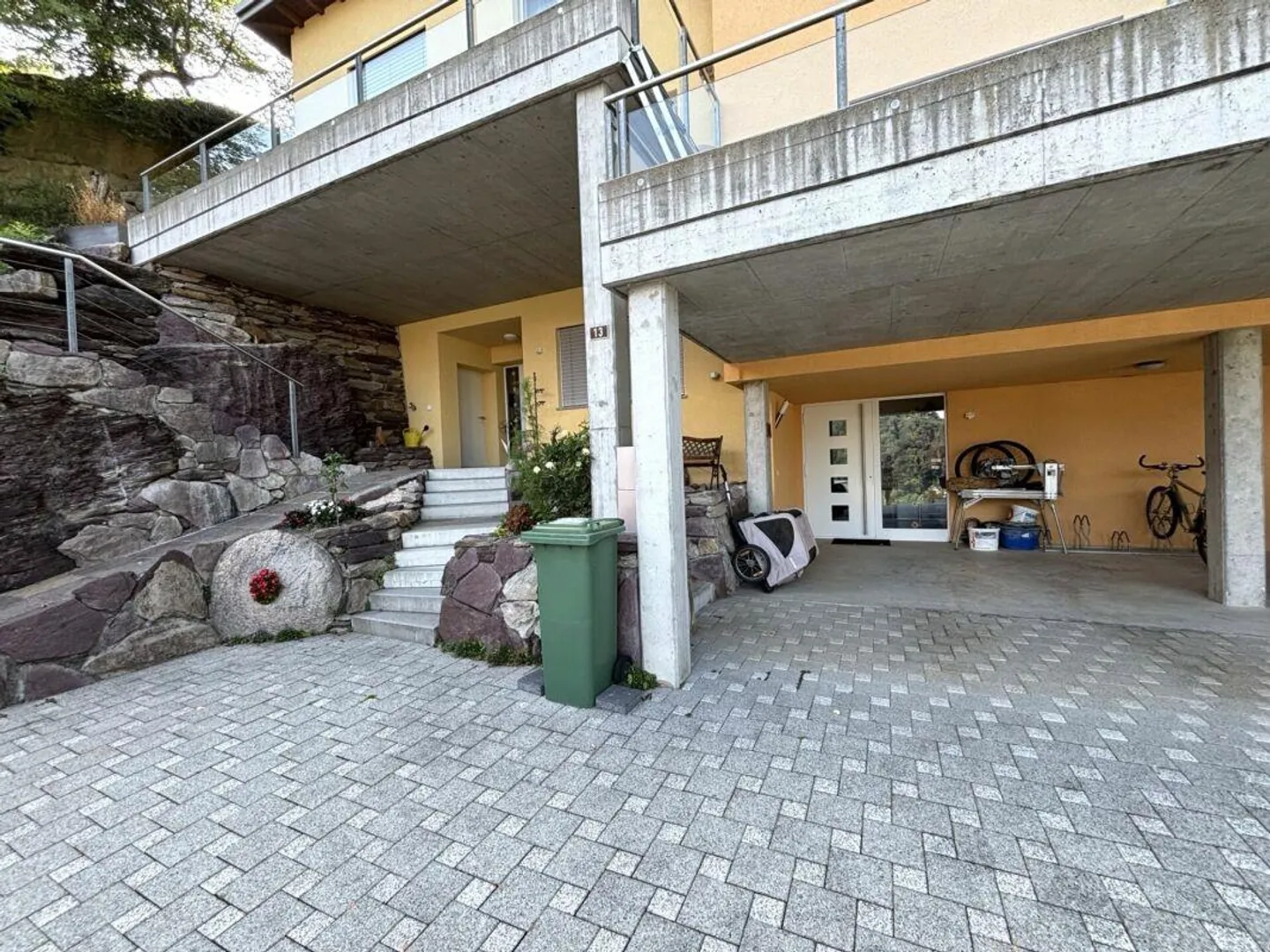 Charmantes Doppelhaus mit Gartenblick - Foto 29 von 30