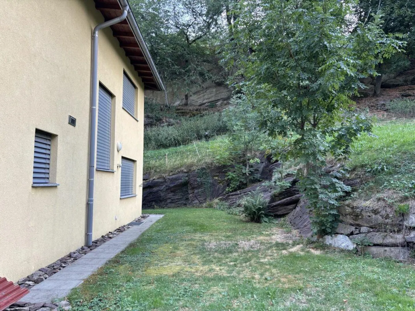 Charmantes Doppelhaus mit Gartenblick - Foto 27 von 30