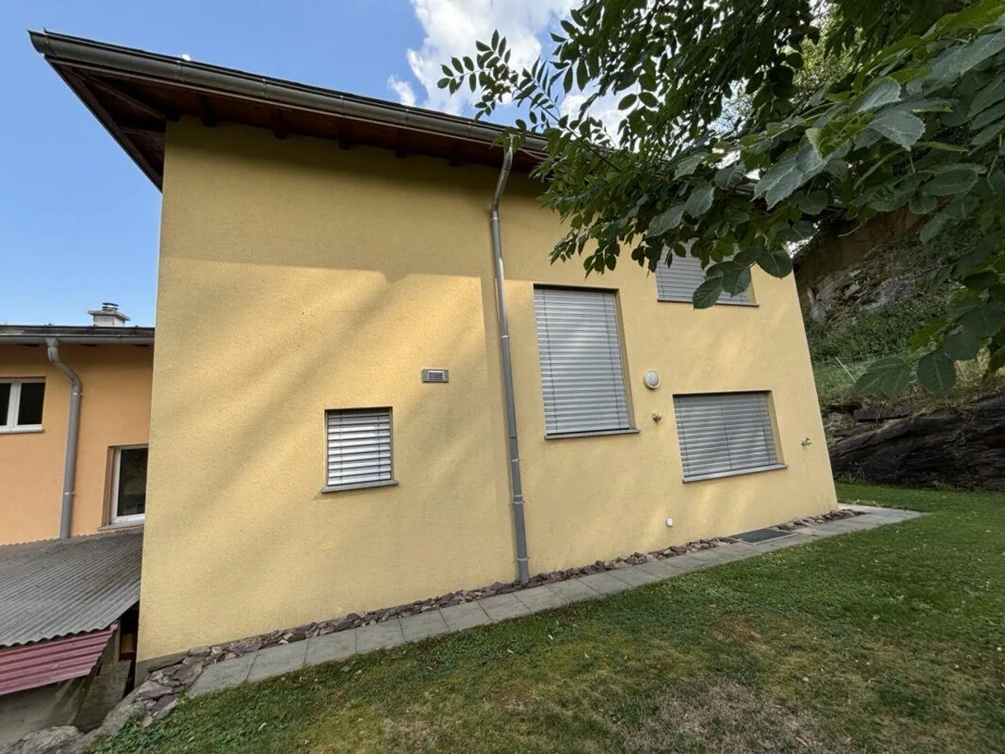 Charmantes Doppelhaus mit Gartenblick - Foto 28 von 30