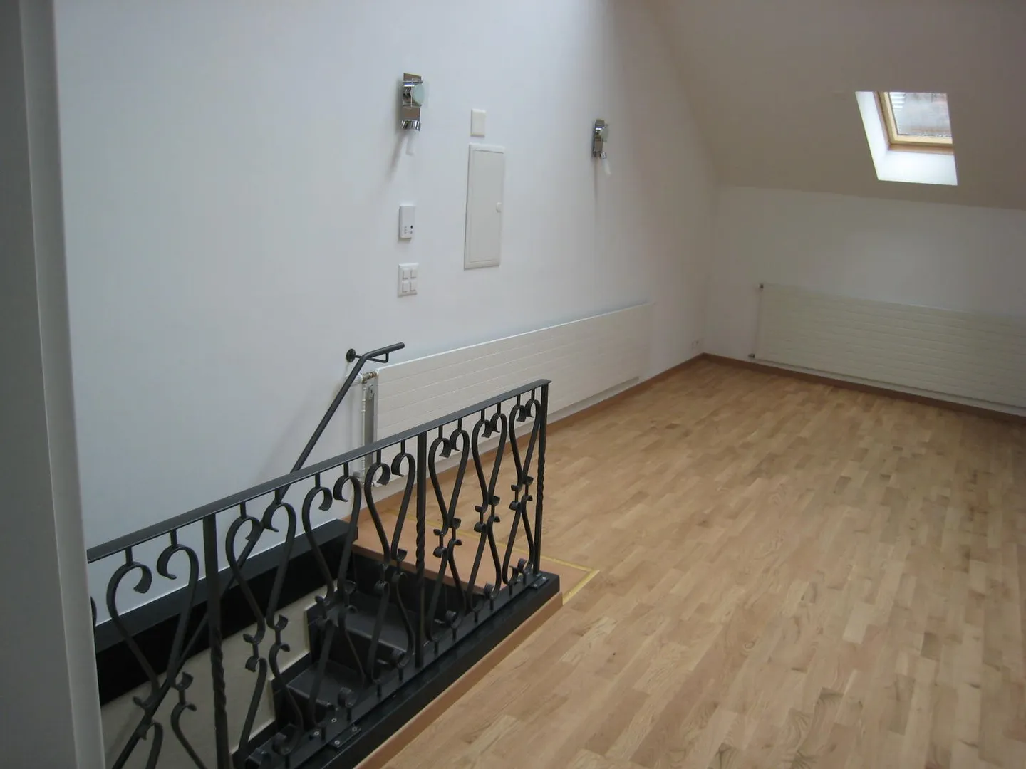 Très bel appartement sous les toits au centre de Thun à louer - Photo 4 sur 8