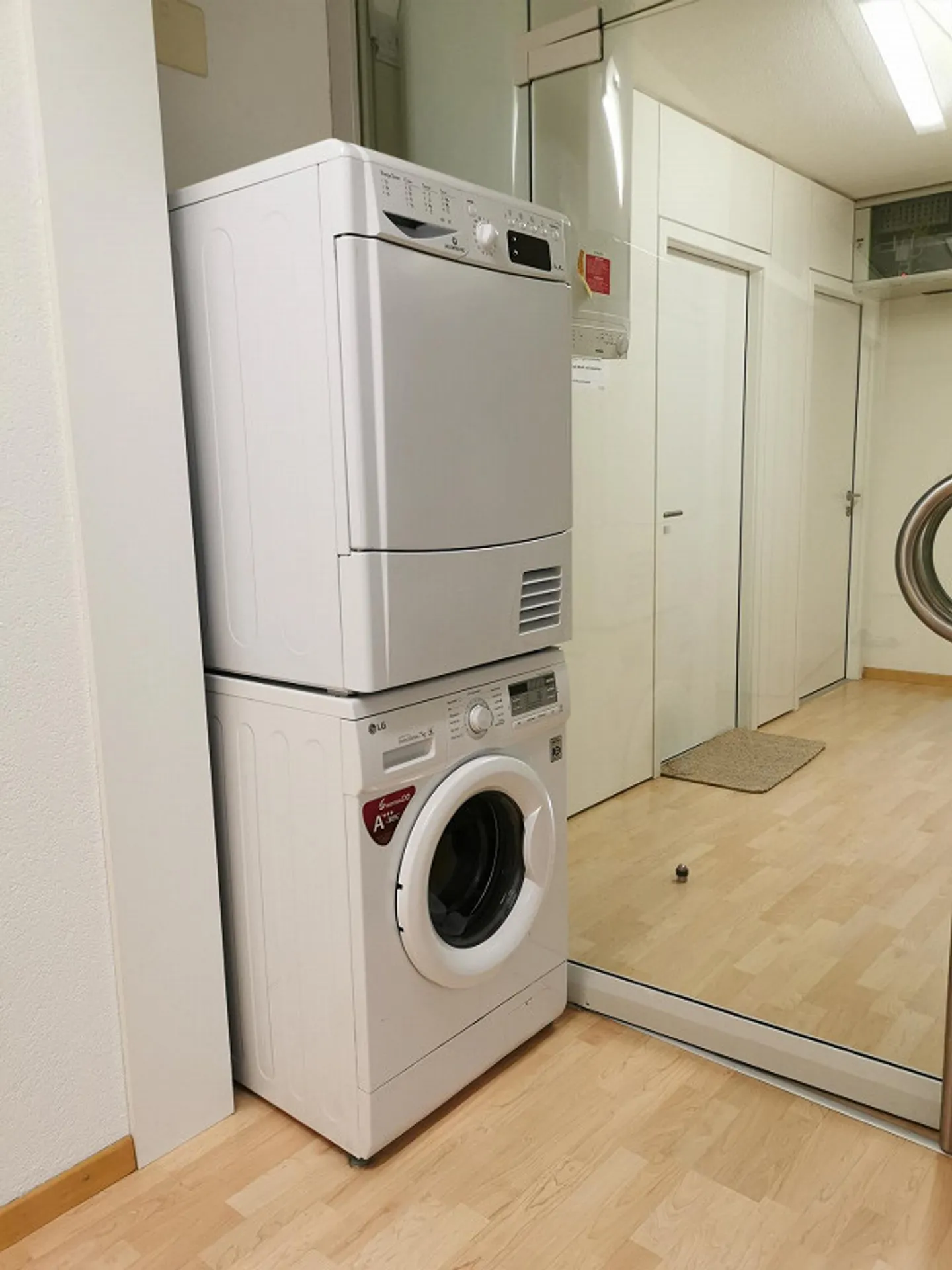 schöne, möblierte Zimmer - Foto 6 von 6