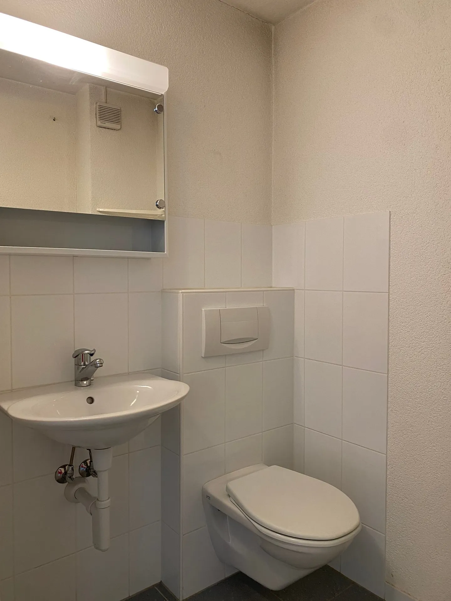 Beautiful, bright attic apartment with balcony and wonderful view - Photo 4 of 18