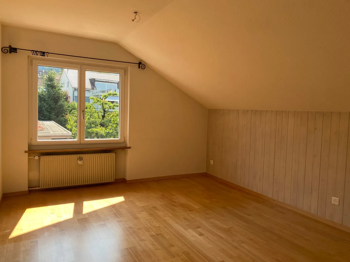 Beautiful, bright attic apartment with balcony and wonderful view - Photo 10 of 18