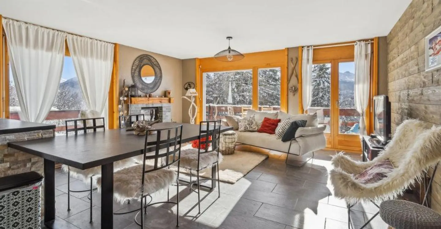 Appartamento arredato luminoso con vista panoramica a Crans-Montana - Foto 1 di 11