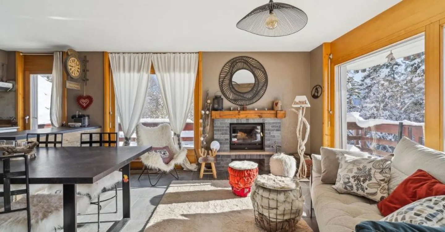 Appartamento arredato luminoso con vista panoramica a Crans-Montana - Foto 2 di 11