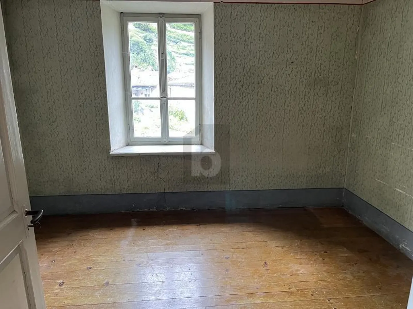 OLD TYPICAL PROPERTY WITH GREAT CHARACTER - Photo 4 of 6