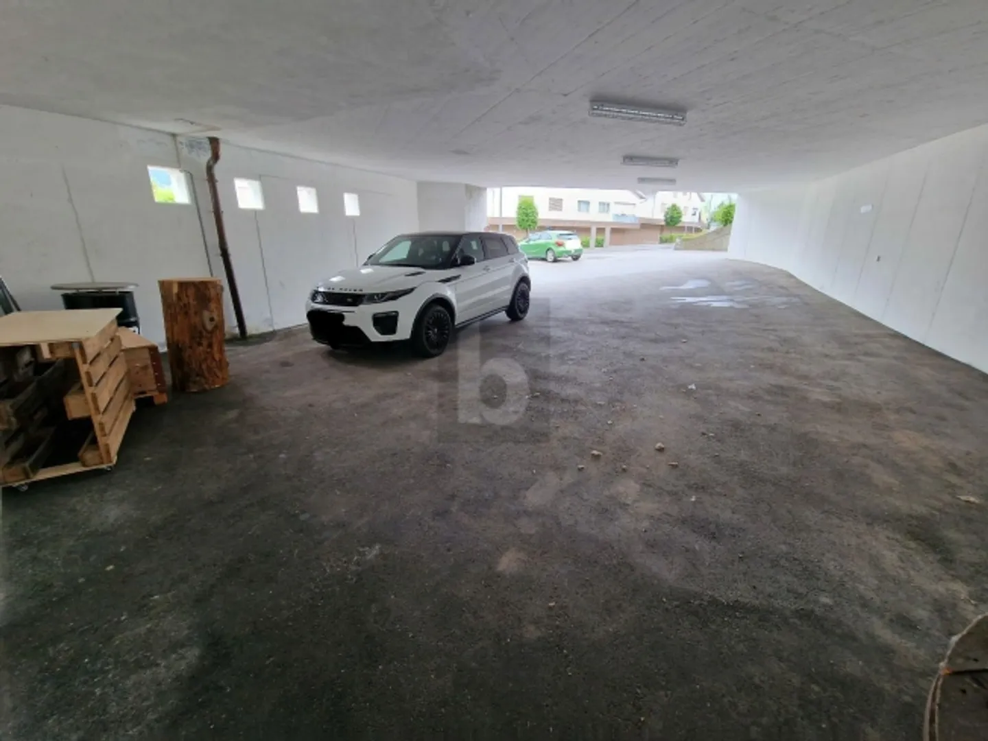 «EINZIGARTIGE RÄUMLICHKEITEN» - Foto 3 von 4