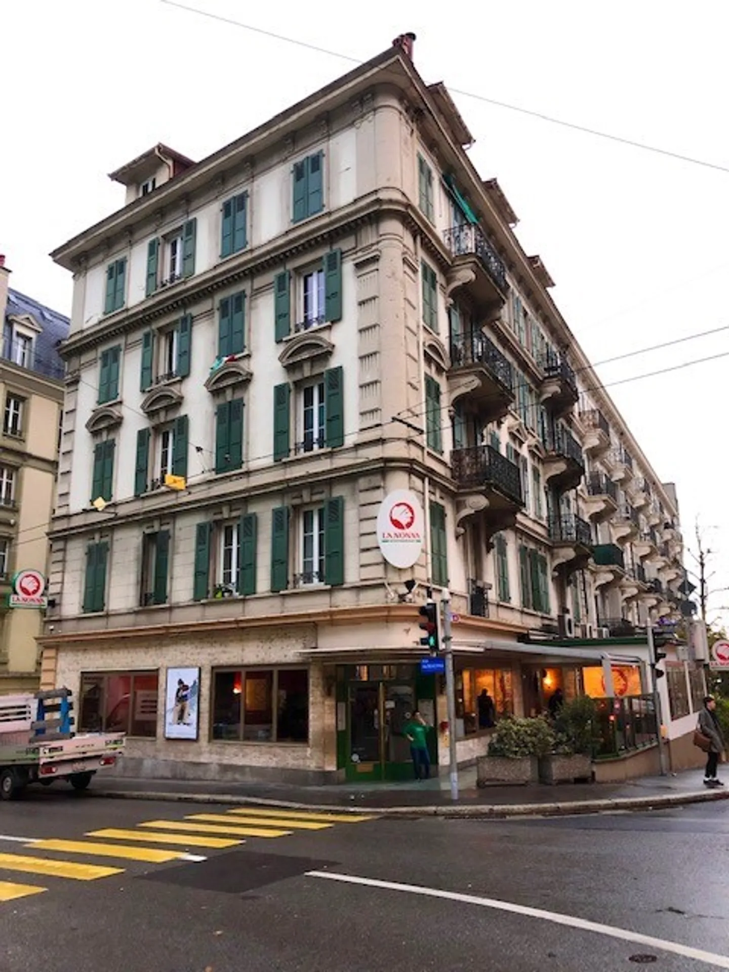Appartement Charmant avec Terrasse - Photo 1 sur 9
