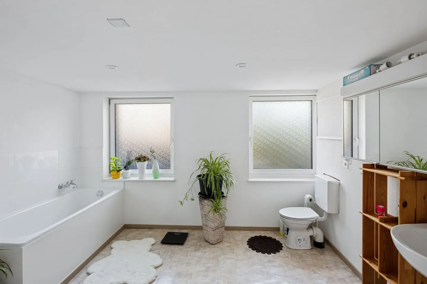 Multi-Generational House in Lommis - Photo 6 of 13