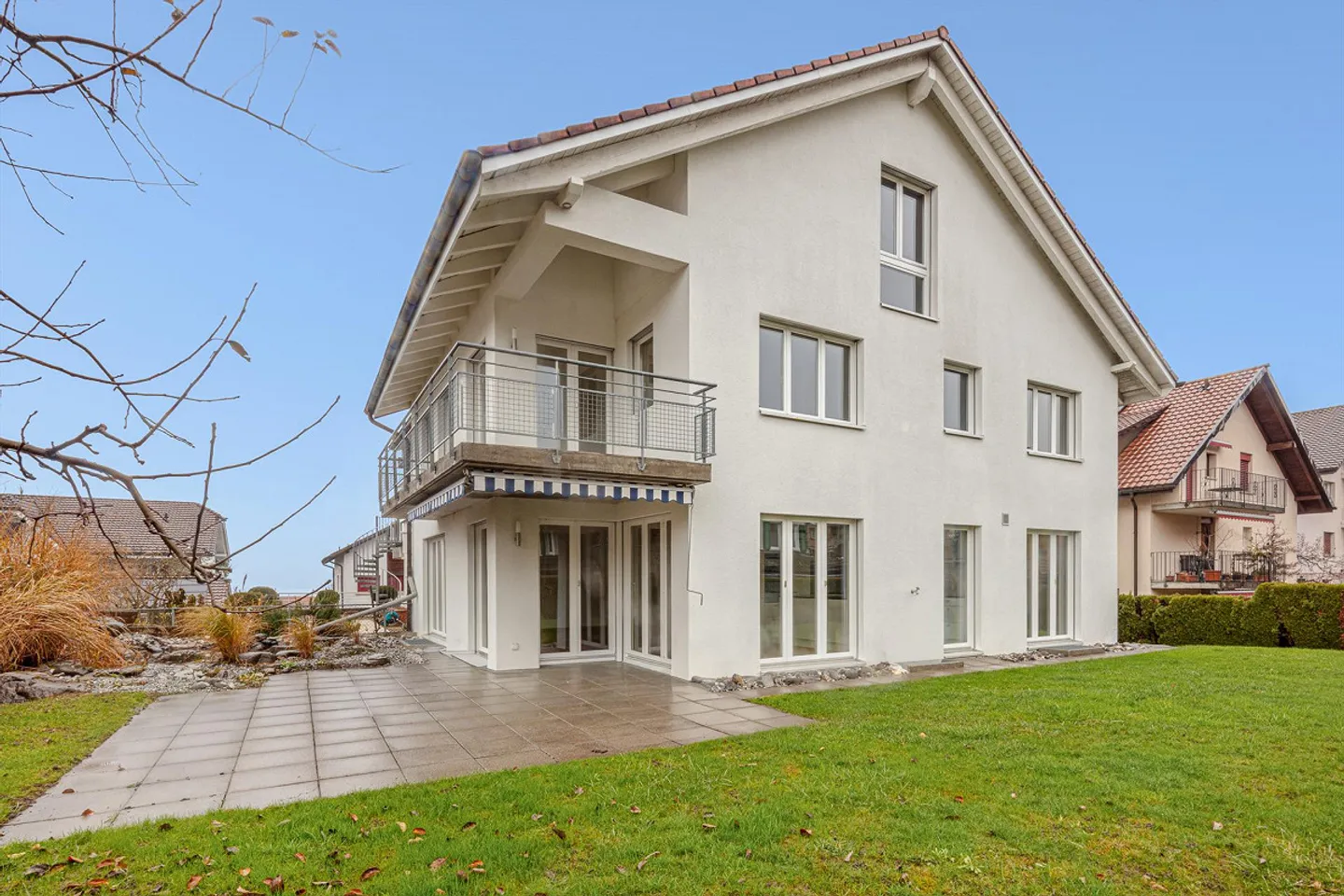 Maison familiale jumelée avec appartement et grenier aménagé - Photo 1 sur 13