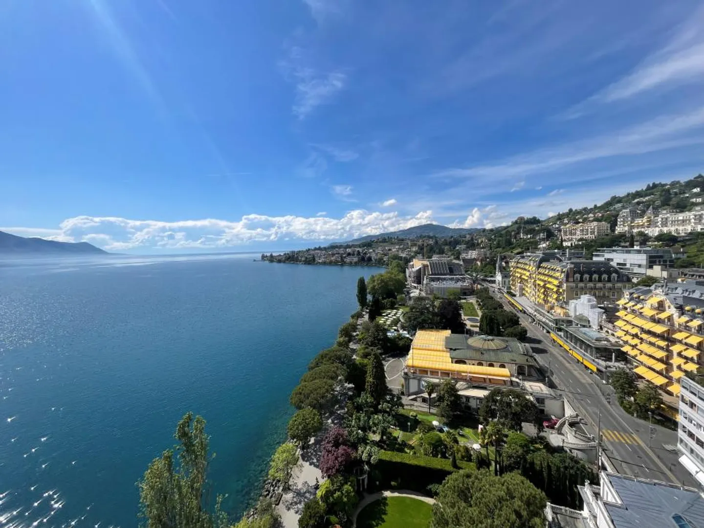 GRANDE CAMERA DOPPIA NELL'HOTEL MONA - Foto 1 di 11