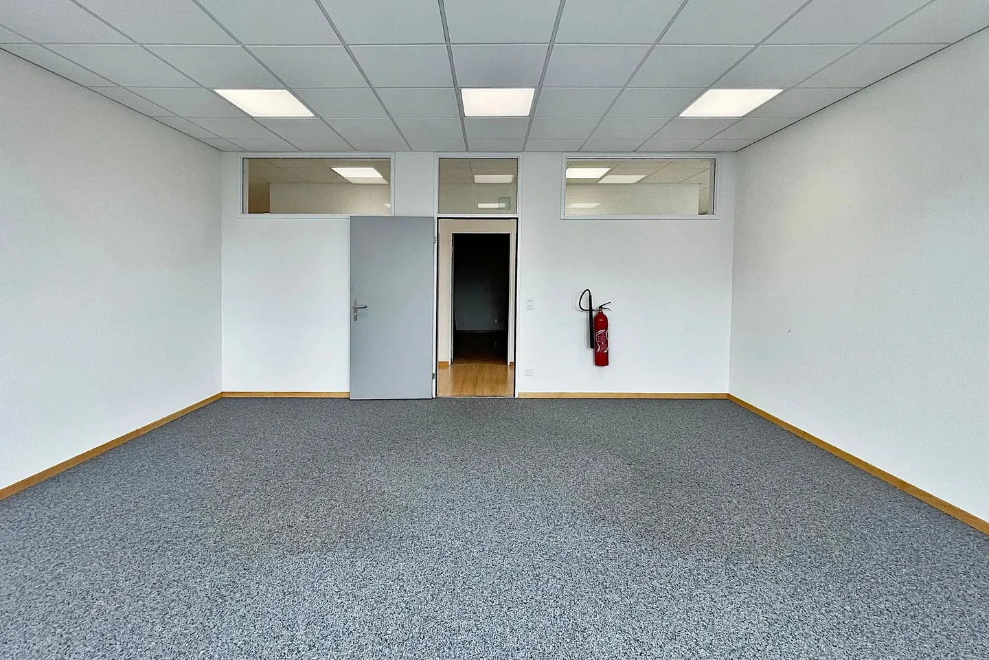 Commercial for rent, Bösch 80, in Hünenberg, Switzerland - Photo 3 of 6