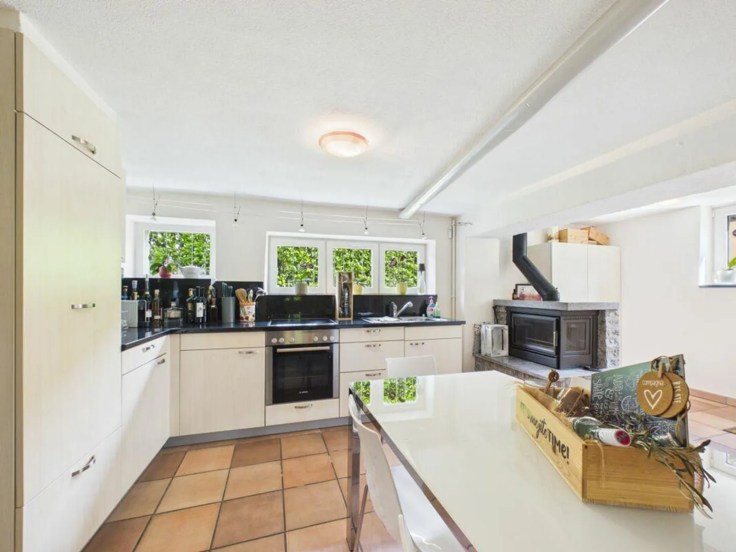Elegant single-family house with large garden and swimming pool - Photo 19 of 22