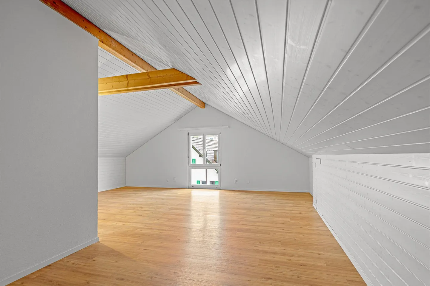 Maison familiale jumelée avec appartement et grenier aménagé - Photo 9 sur 13