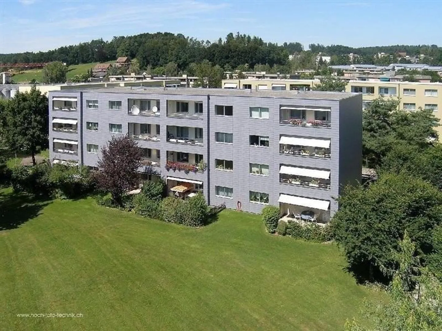 Central et pourtant dans le vert - Votre nouveau chez-vous - Photo 1 sur 7