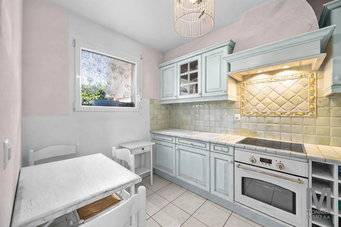 Charming terraced house in a quiet residential area - Photo 5 of 12