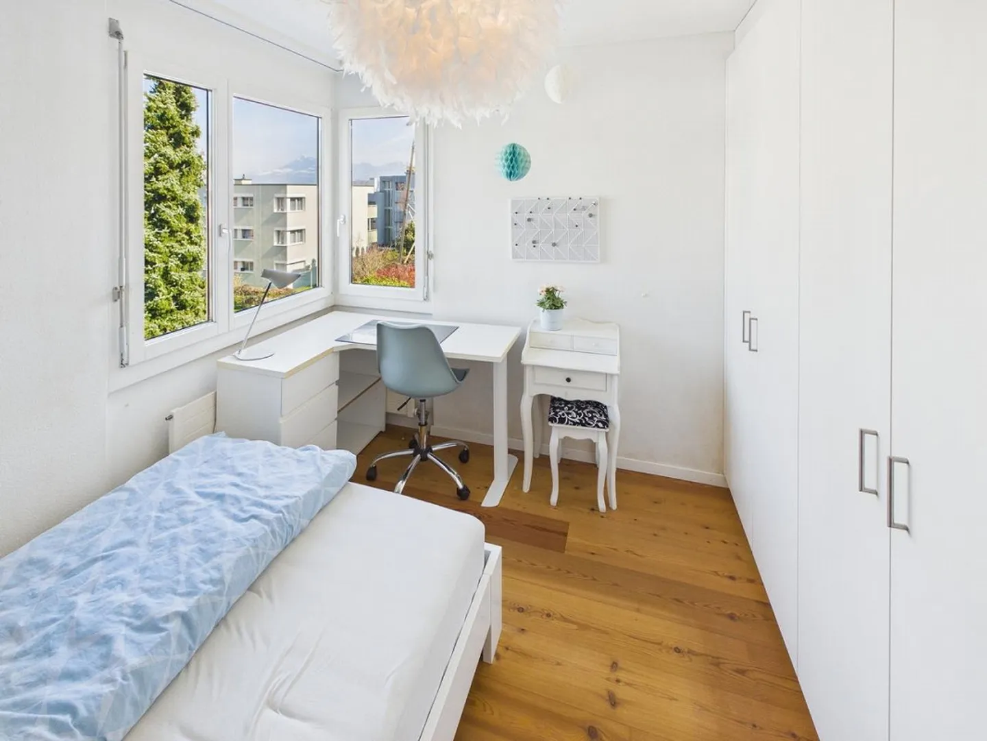 Maison individuelle en rangée de 6,5 pièces rénovée avec style - Photo 13 sur 26