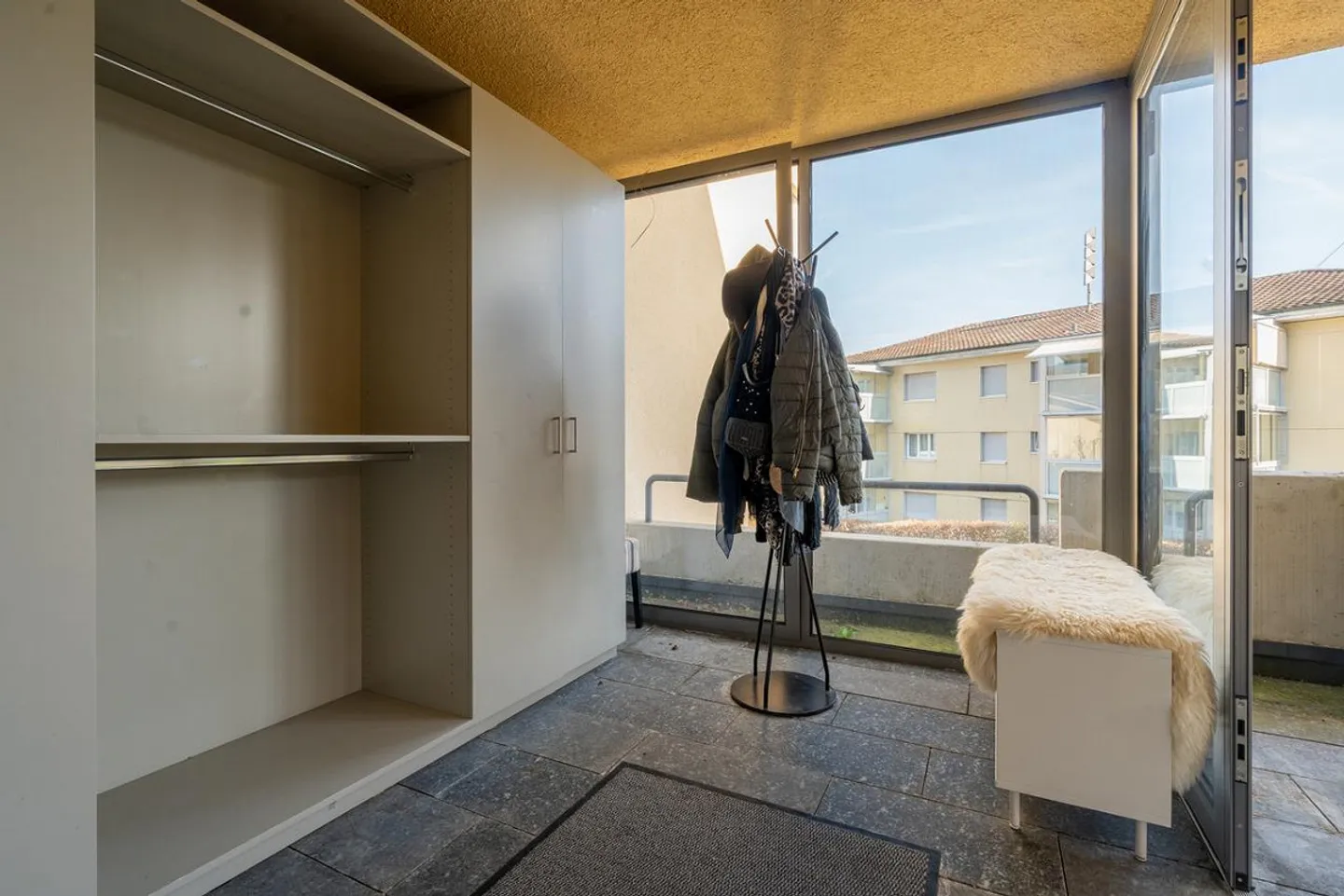 Maison individuelle en rangée de 6,5 pièces rénovée avec style - Photo 17 sur 26