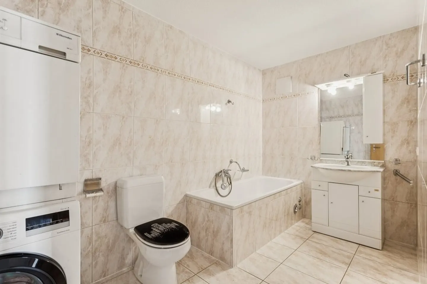 Appartement Spacieux Près Autoroute - Photo 8 sur 9