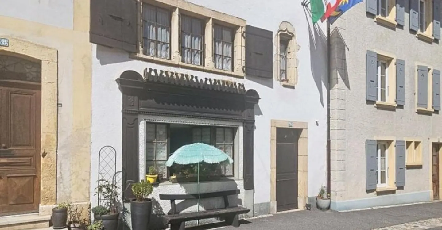 Unusual 3.5-room accommodation in the heart of the city - Photo 1 of 2