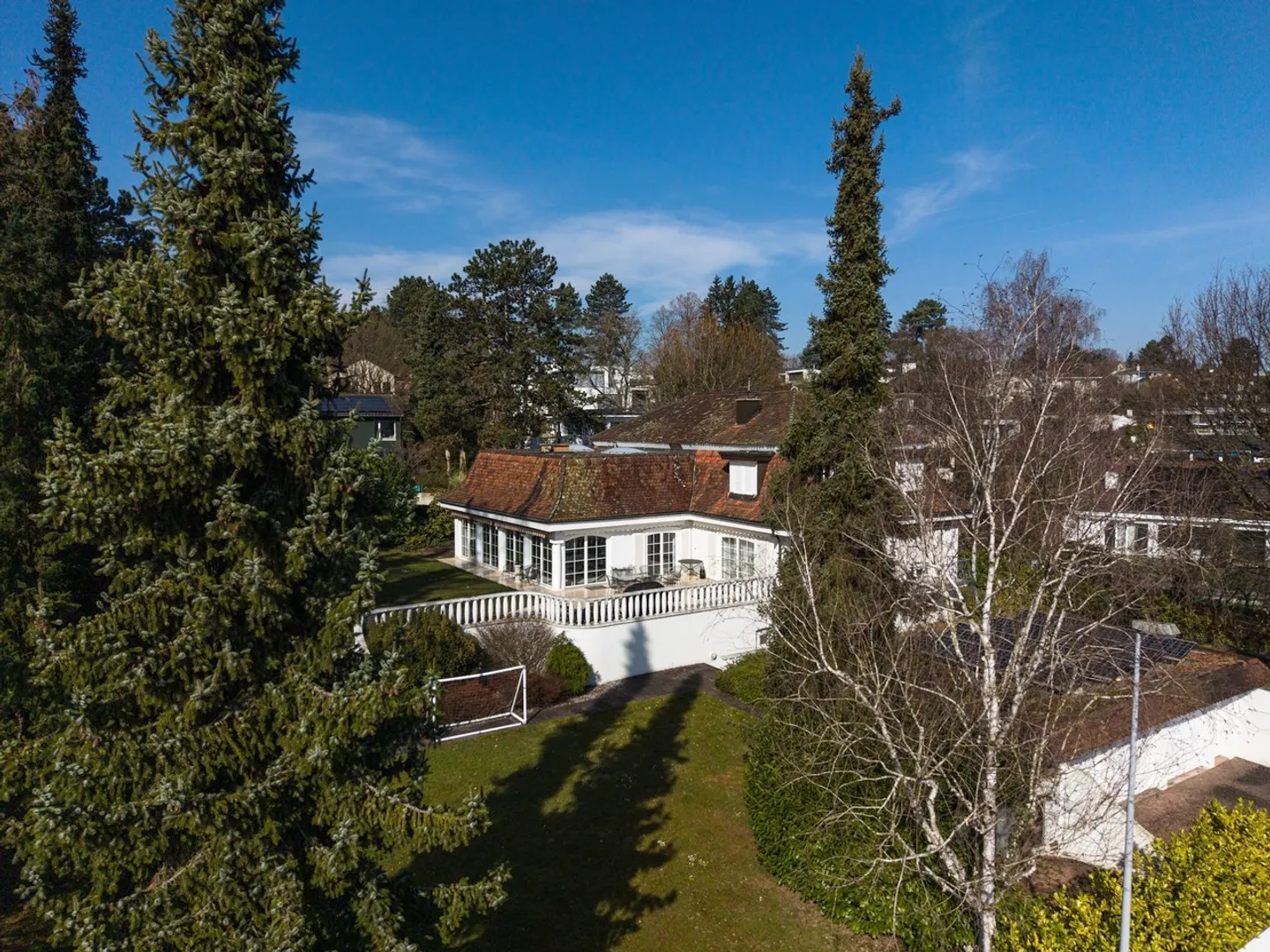 Sunny Villa in Binningen - Photo 3 of 8