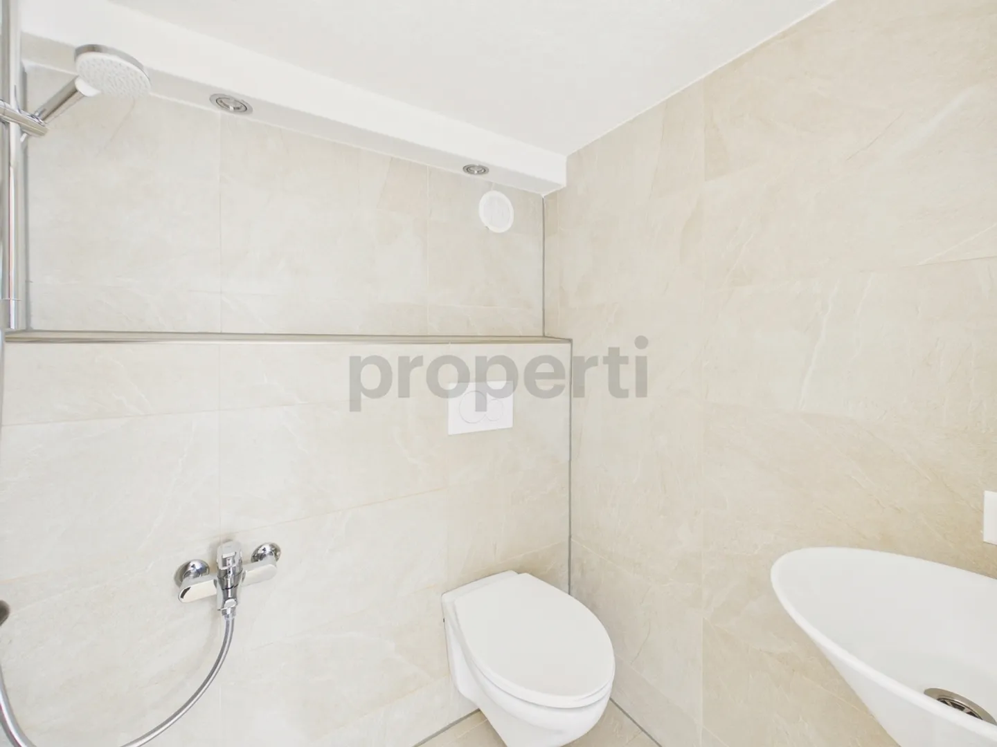 Newly renovated 5-room single-family house with practical basement, Elsau - Photo 8 of 12