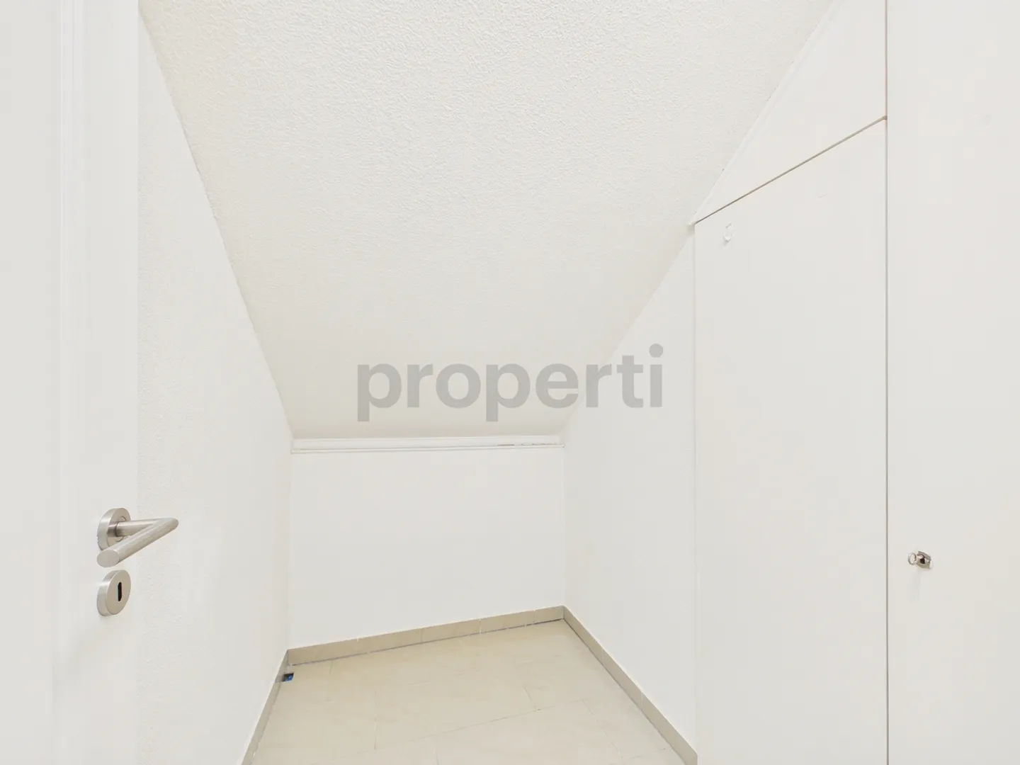 Newly renovated 5-room single-family house with practical basement, Elsau - Photo 9 of 12