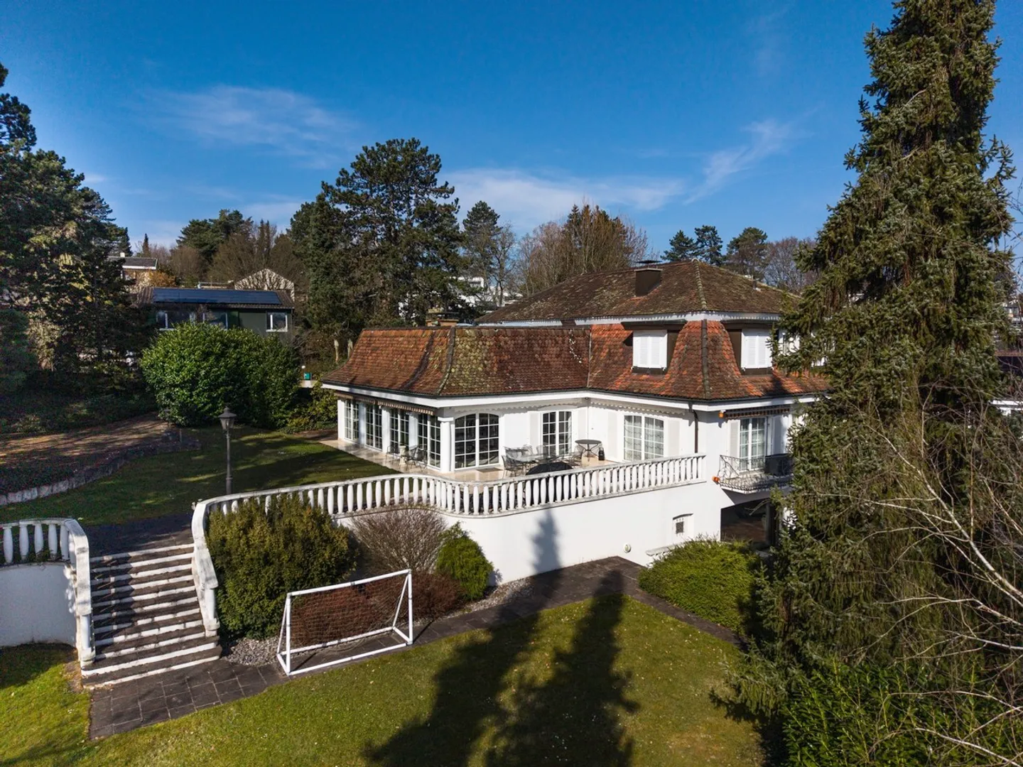 Sunny Villa in Binningen - Photo 4 of 8