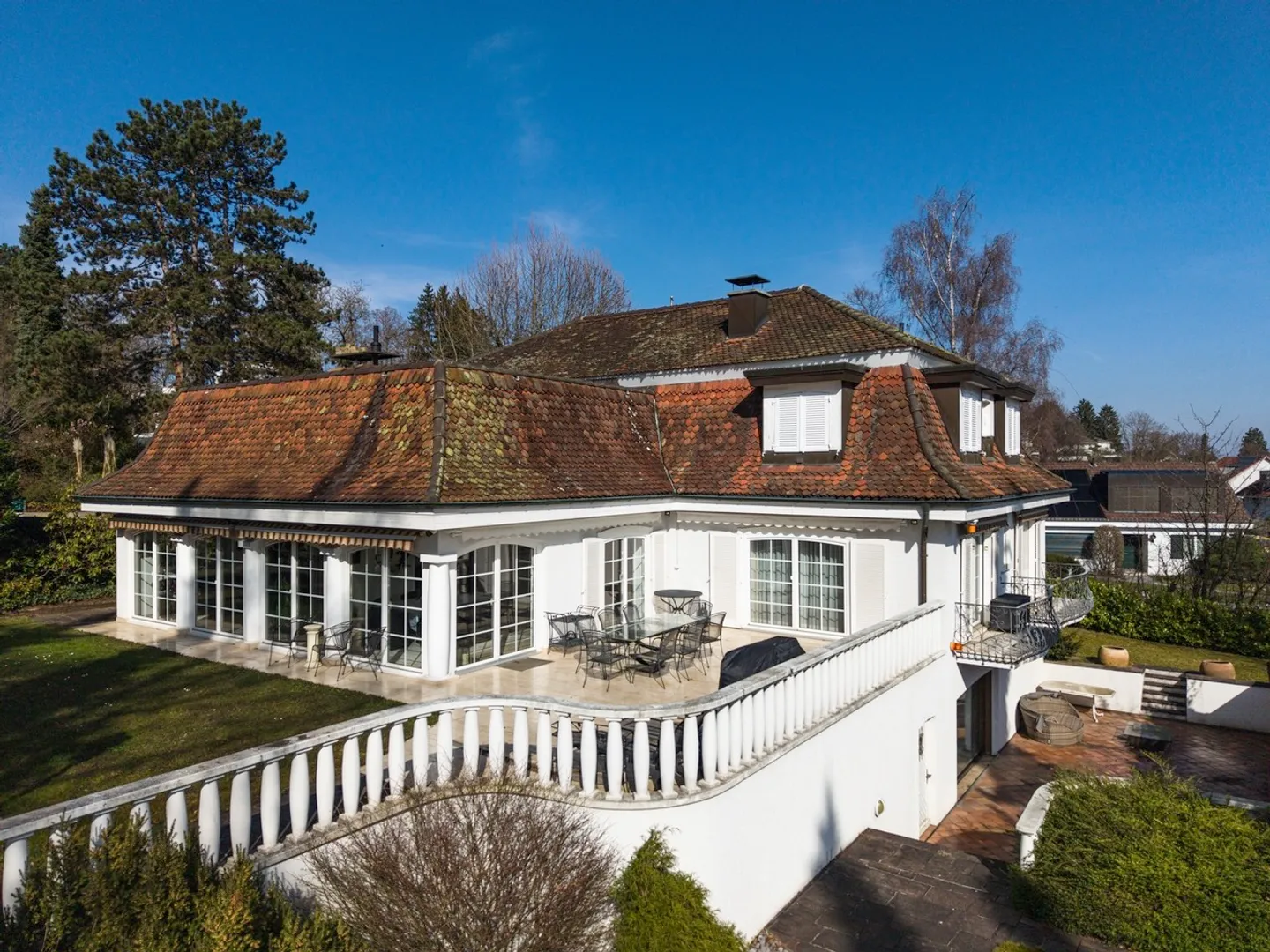 Sunny Villa in Binningen - Photo 5 of 8