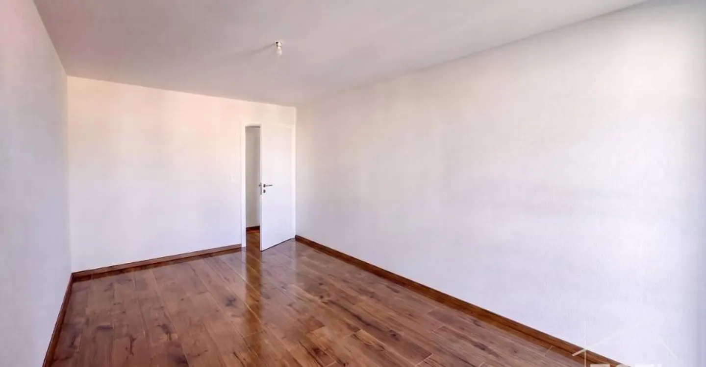 Charmant Appartement au Rez-de-Chaussée - Photo 4 sur 12